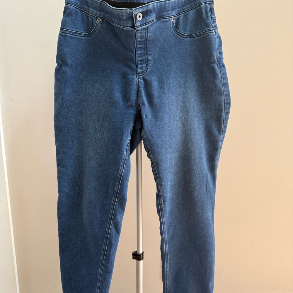 Classic Blue Women's Jeans Chico’s size 2 short elastic waist